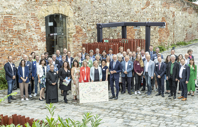 Zahlreiche Organisationen und Wirtschaftstreibende zählen zu den Erstunterzeichnern des Grazer Klimapaktes / Klimapakt der Stadt Graz | Stadt Graz/Foto FischerFoto Fischer