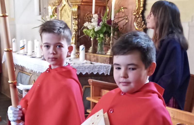 Ministranten bei der Firmung in Gams / Pfarre Wildalpen